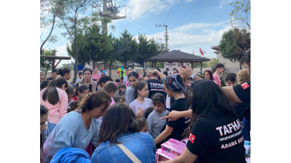 Bir Oyuncak Bin Gülücük Kampanyası